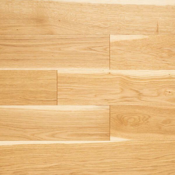 Zbliżenie na podłogę drewnianą wykonaną z Dąbu.